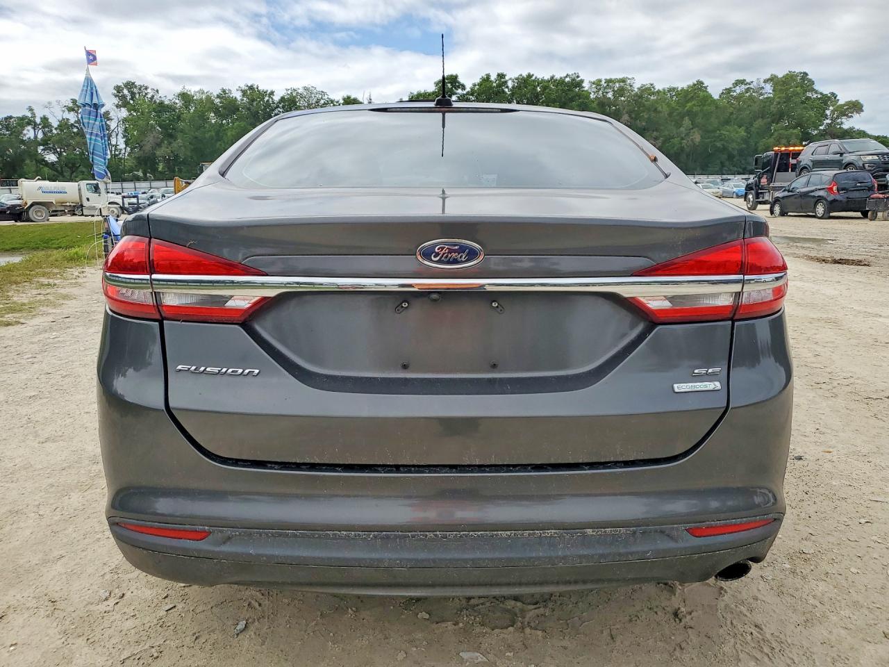 2017 FORD FUSION SE photo 11