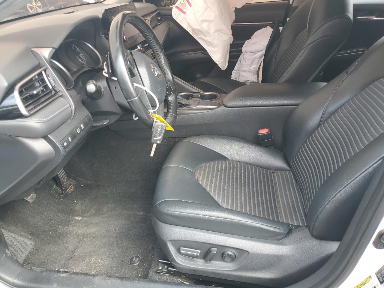 2021 TOYOTA CAMRY SE photo 13