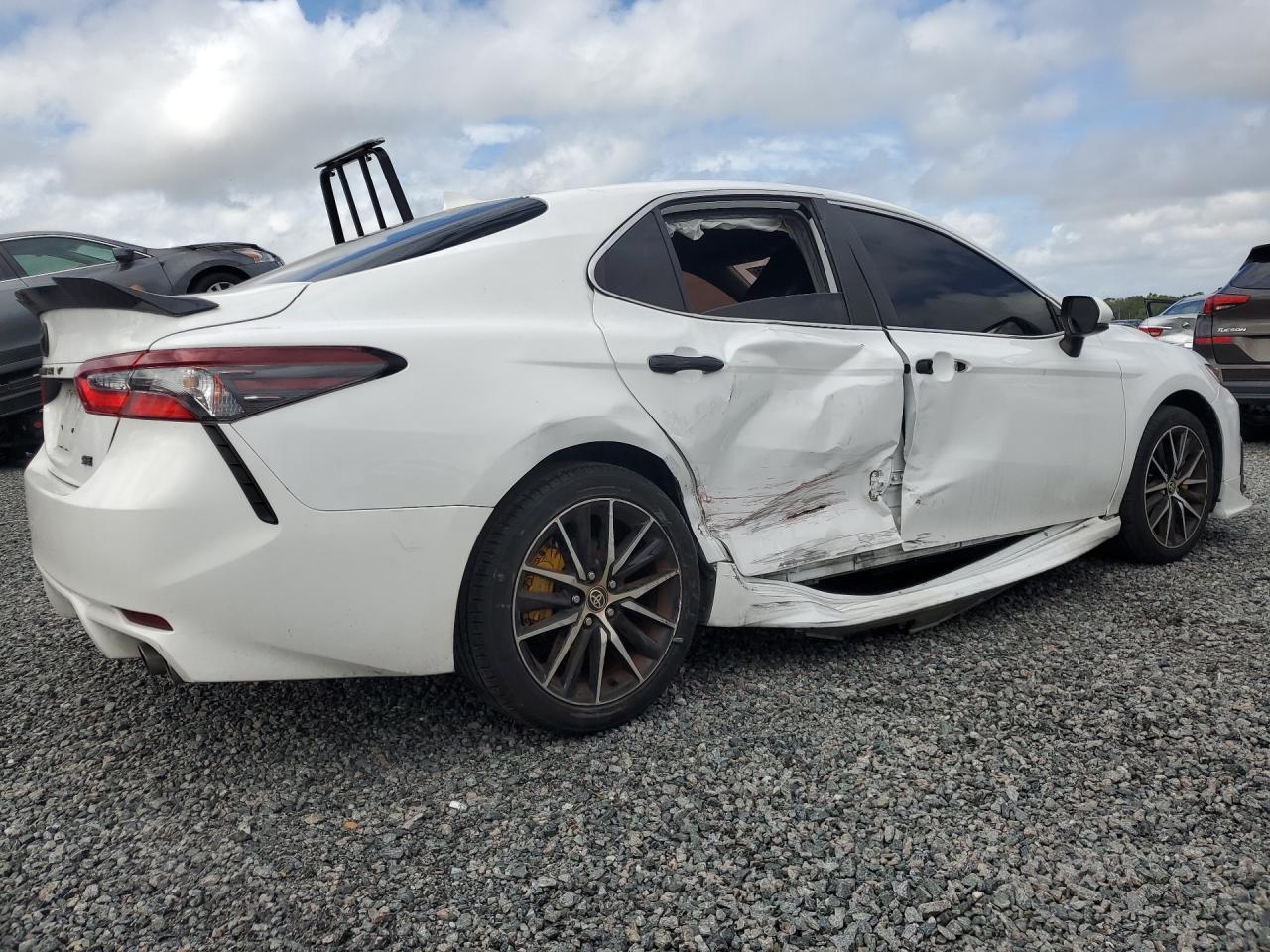 2021 TOYOTA CAMRY SE photo 5