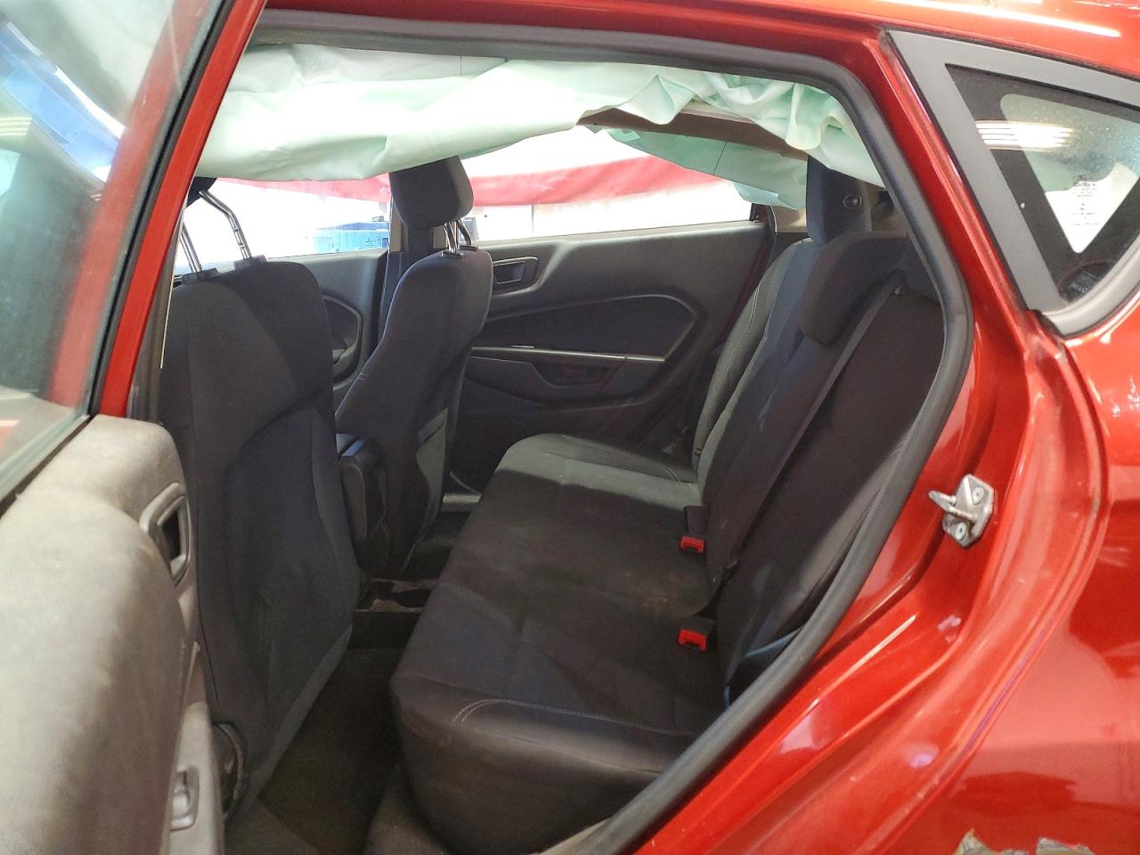 2018 FORD FIESTA SE photo 21
