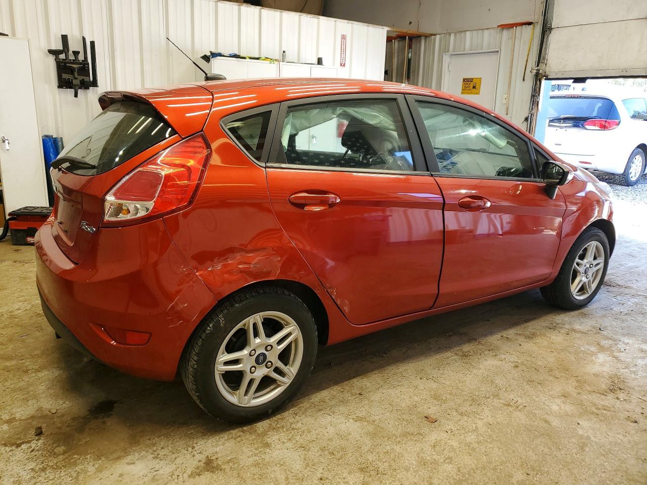 2018 FORD FIESTA SE photo 5