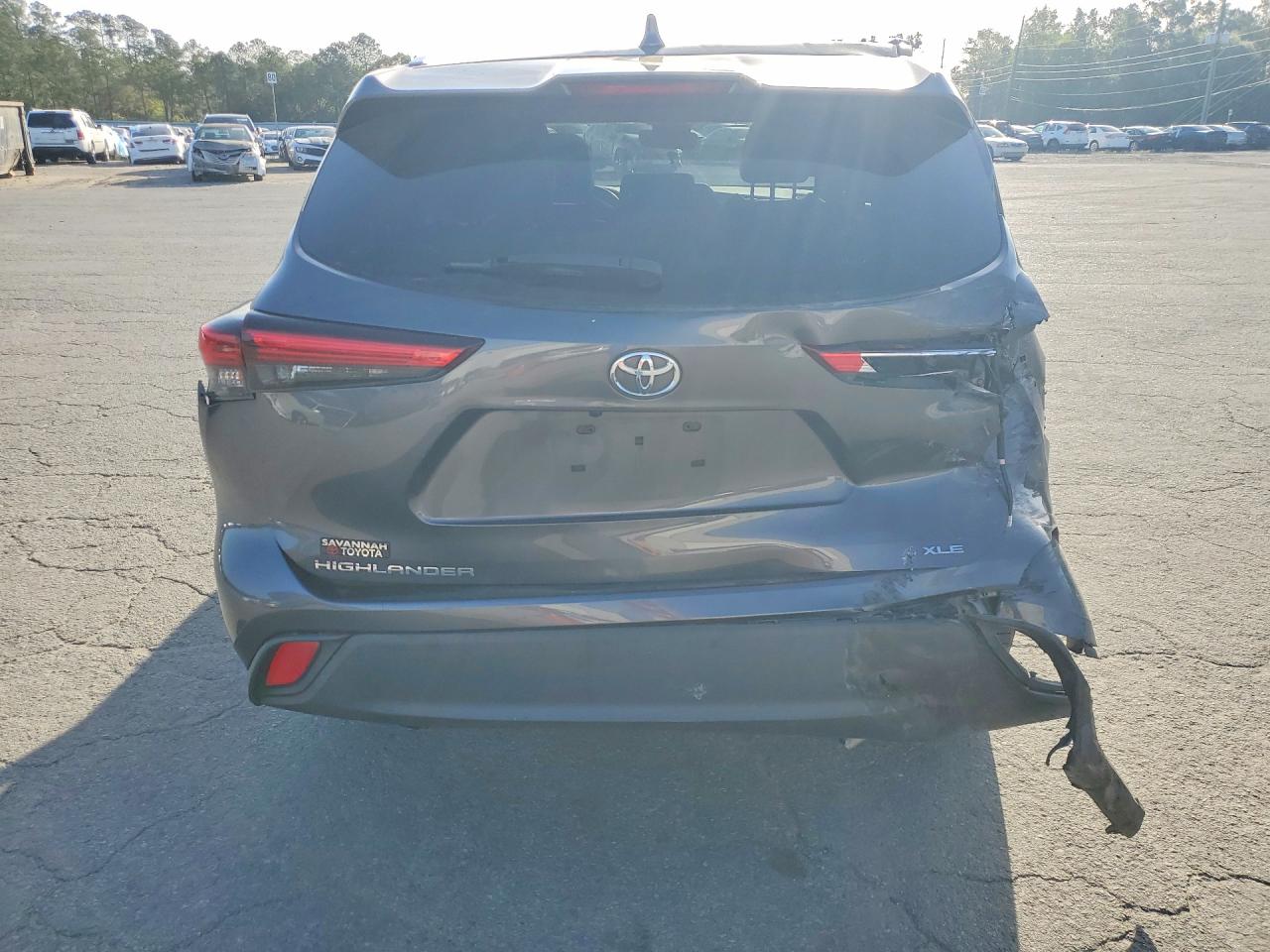 2021 TOYOTA HIGHLANDER XLE photo 16