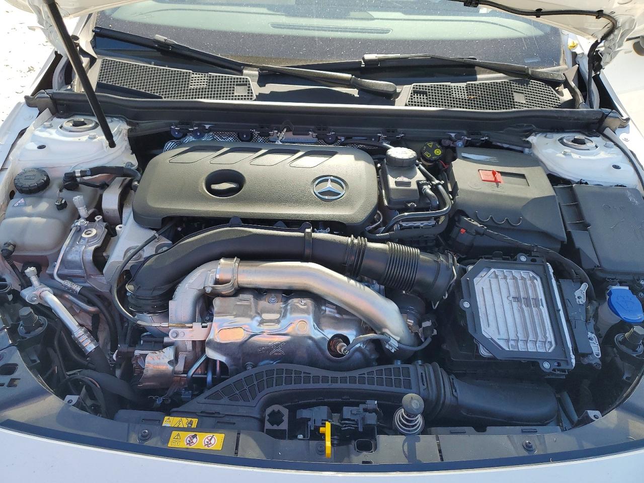 2025 MERCEDES-BENZ CLA 250 photo 21