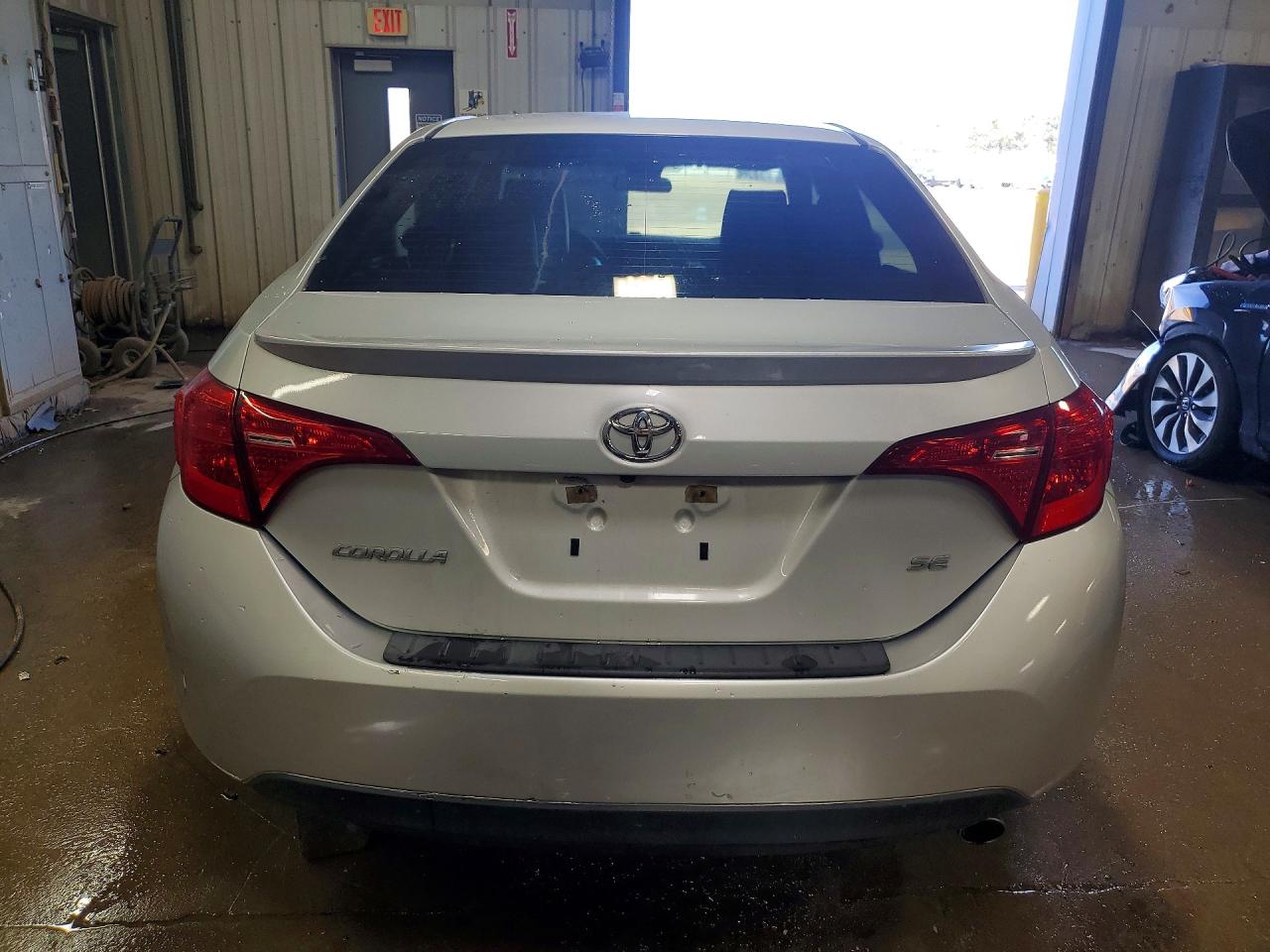 2018 TOYOTA COROLLA SE photo 11
