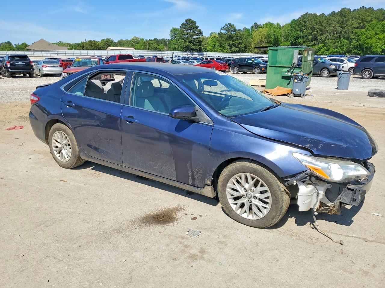 2017 TOYOTA CAMRY LE photo 7
