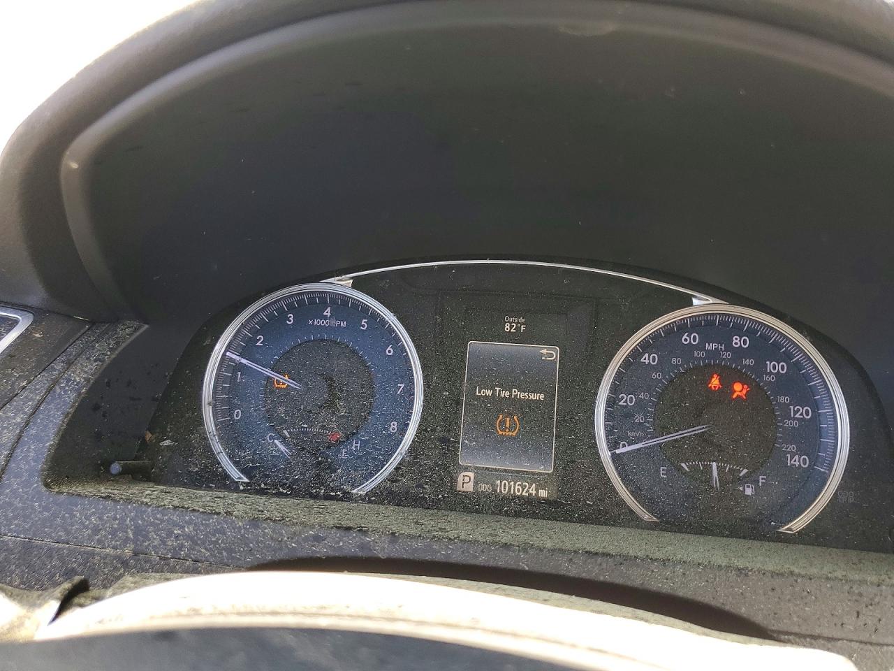 2017 TOYOTA CAMRY LE photo 17