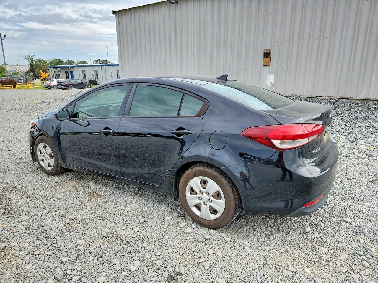2017 KIA FORTE LX photo 4