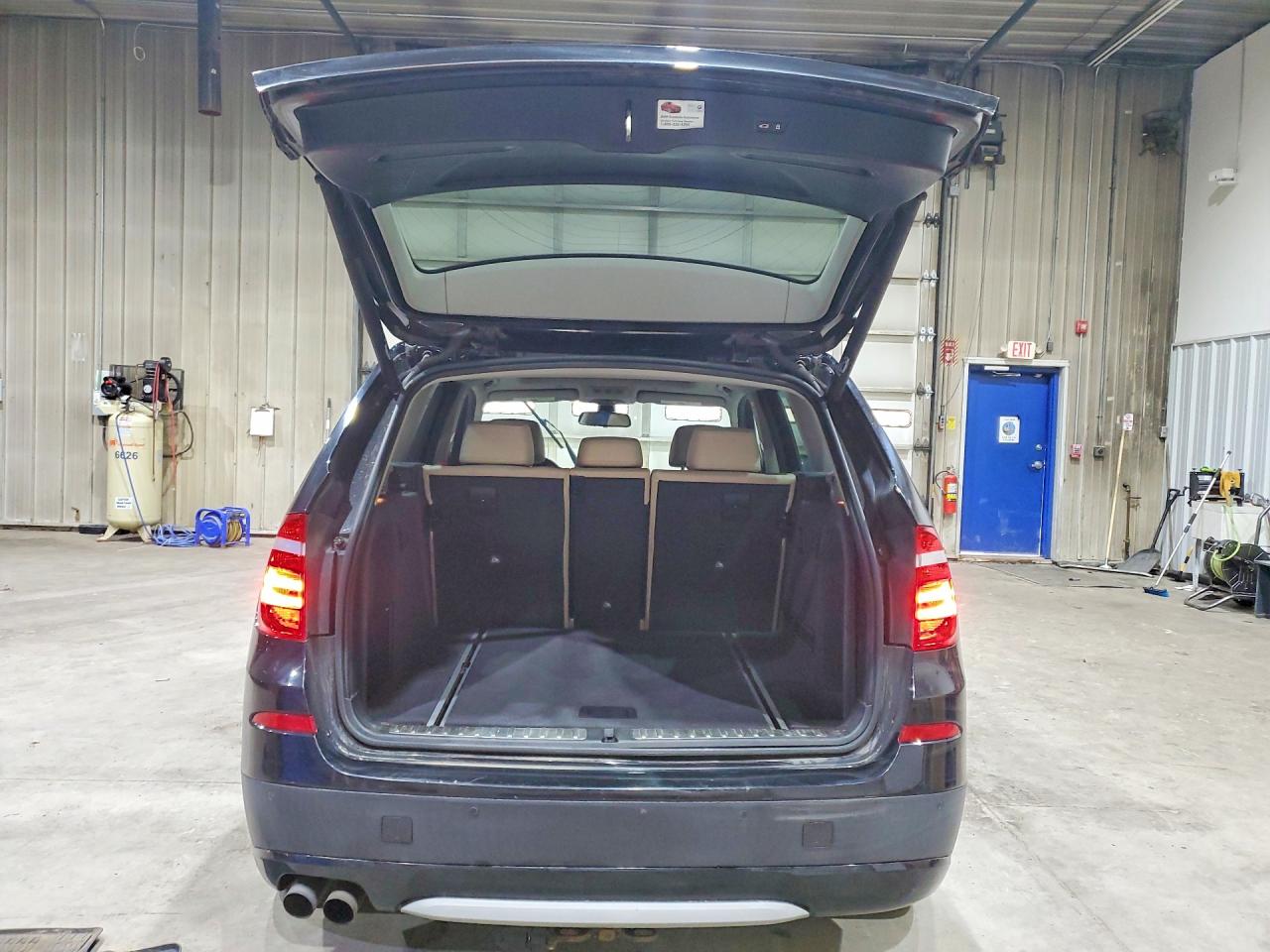 2011 BMW X3 XDRIVE28I photo 11