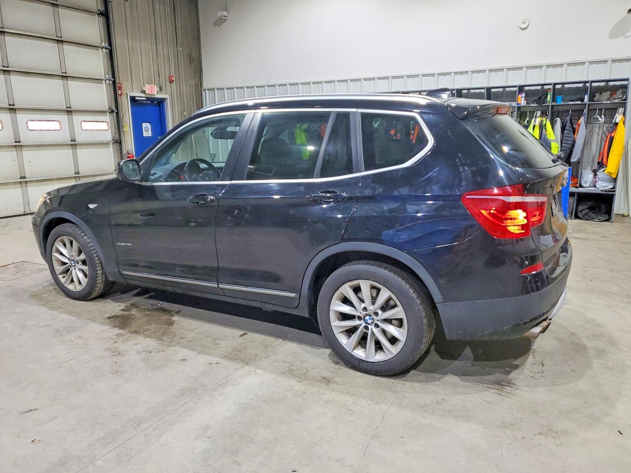 2011 BMW X3 XDRIVE28I photo 3