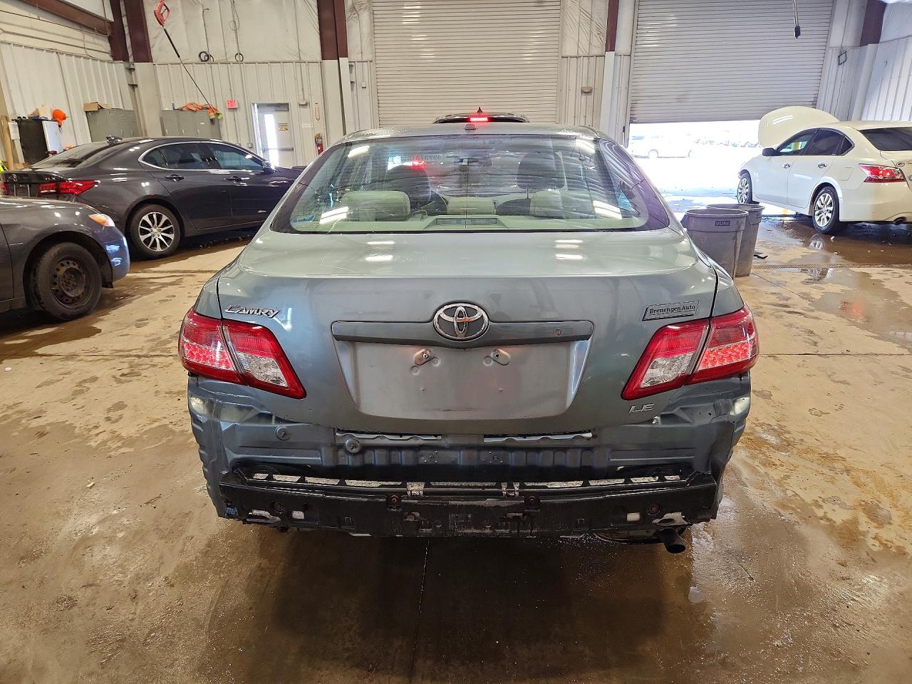 2011 TOYOTA CAMRY LE photo 16