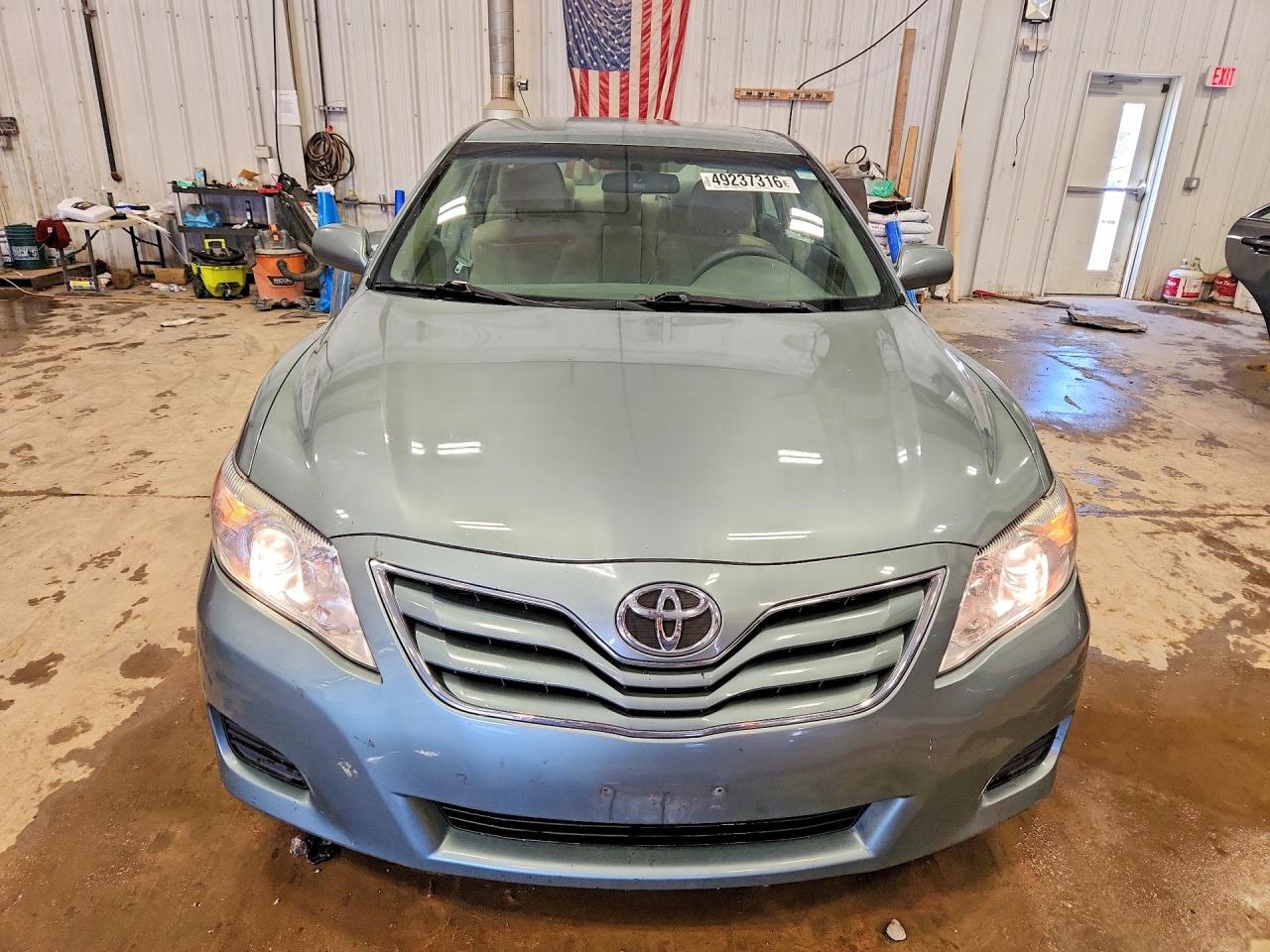 2011 TOYOTA CAMRY LE photo 13
