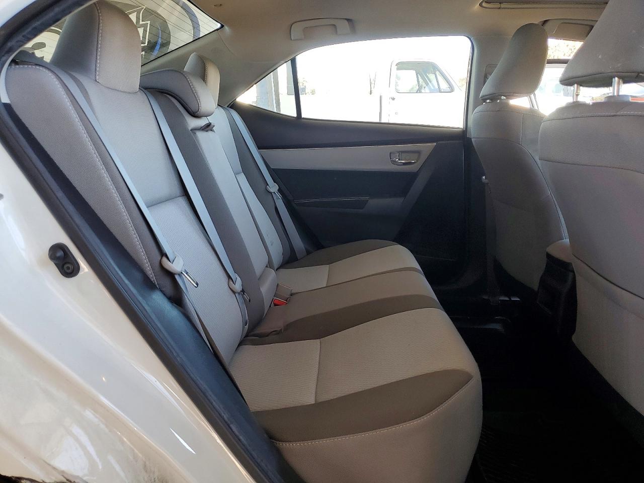 2018 TOYOTA COROLLA LE photo 19