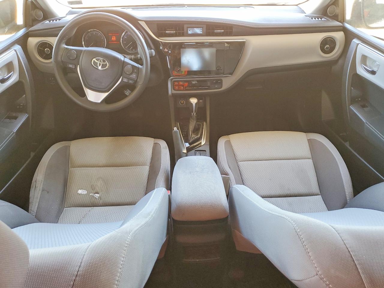 2018 TOYOTA COROLLA LE photo 15