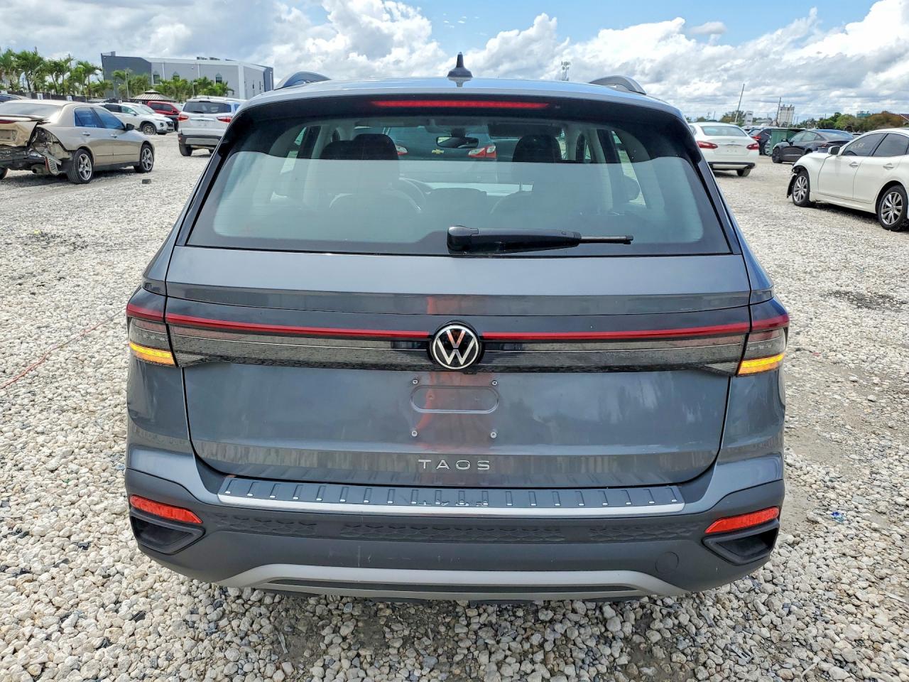 2025 VOLKSWAGEN TAOS S photo 6