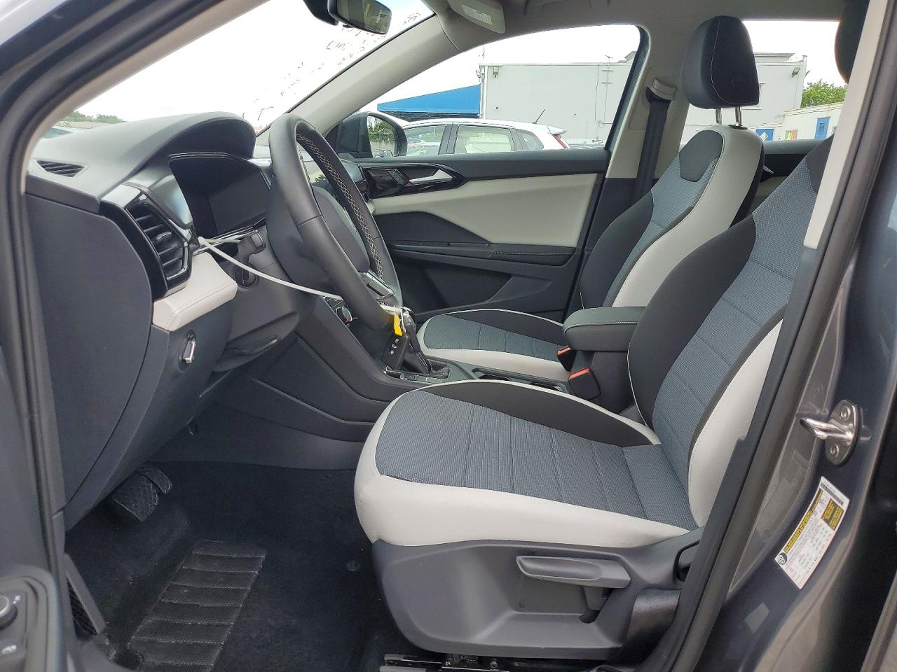 2025 VOLKSWAGEN TAOS S photo 7