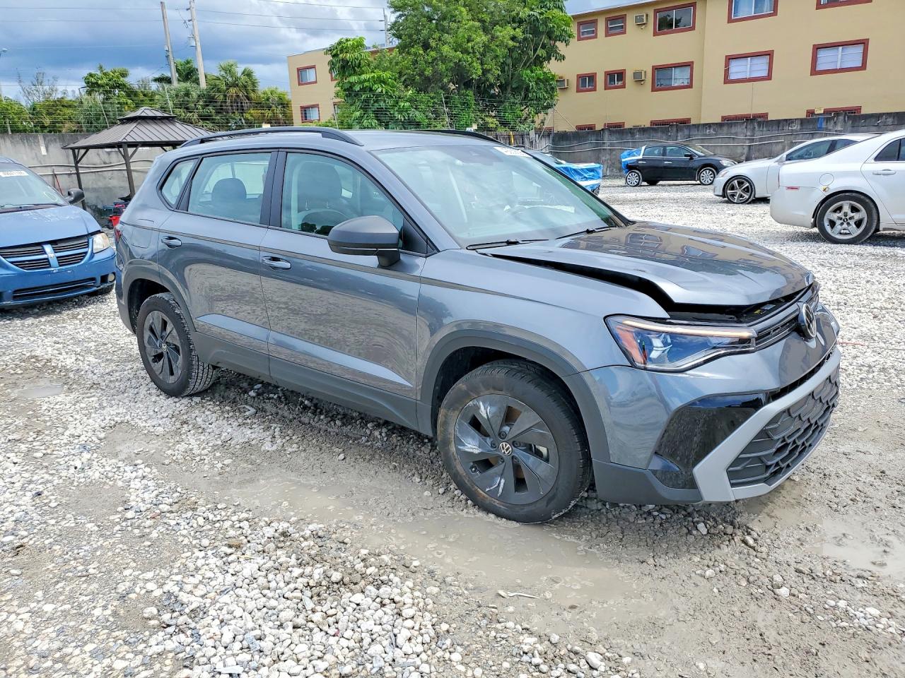 2025 VOLKSWAGEN TAOS S photo 4