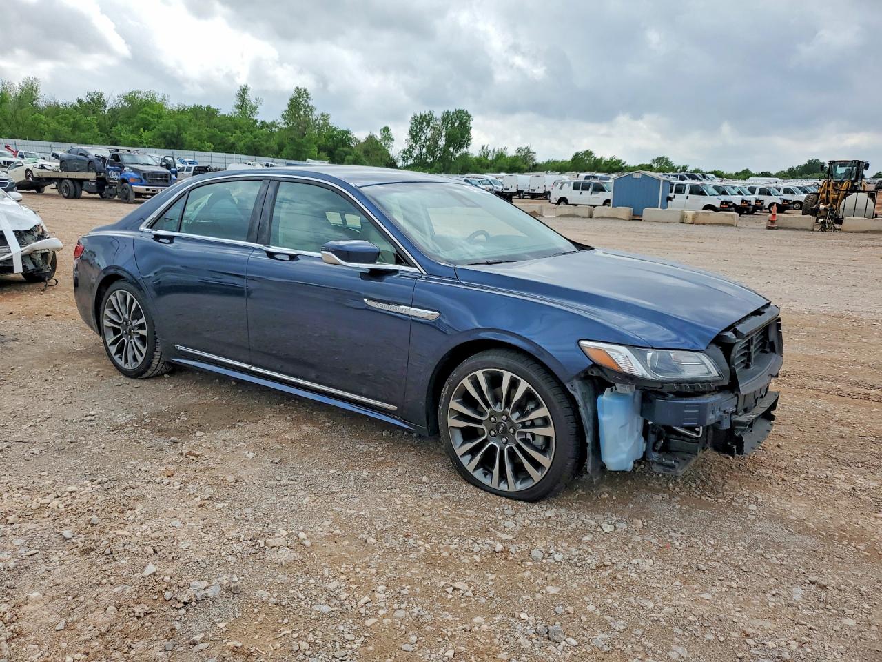 2017 LINCOLN CONTINENTAL SELECT photo 10