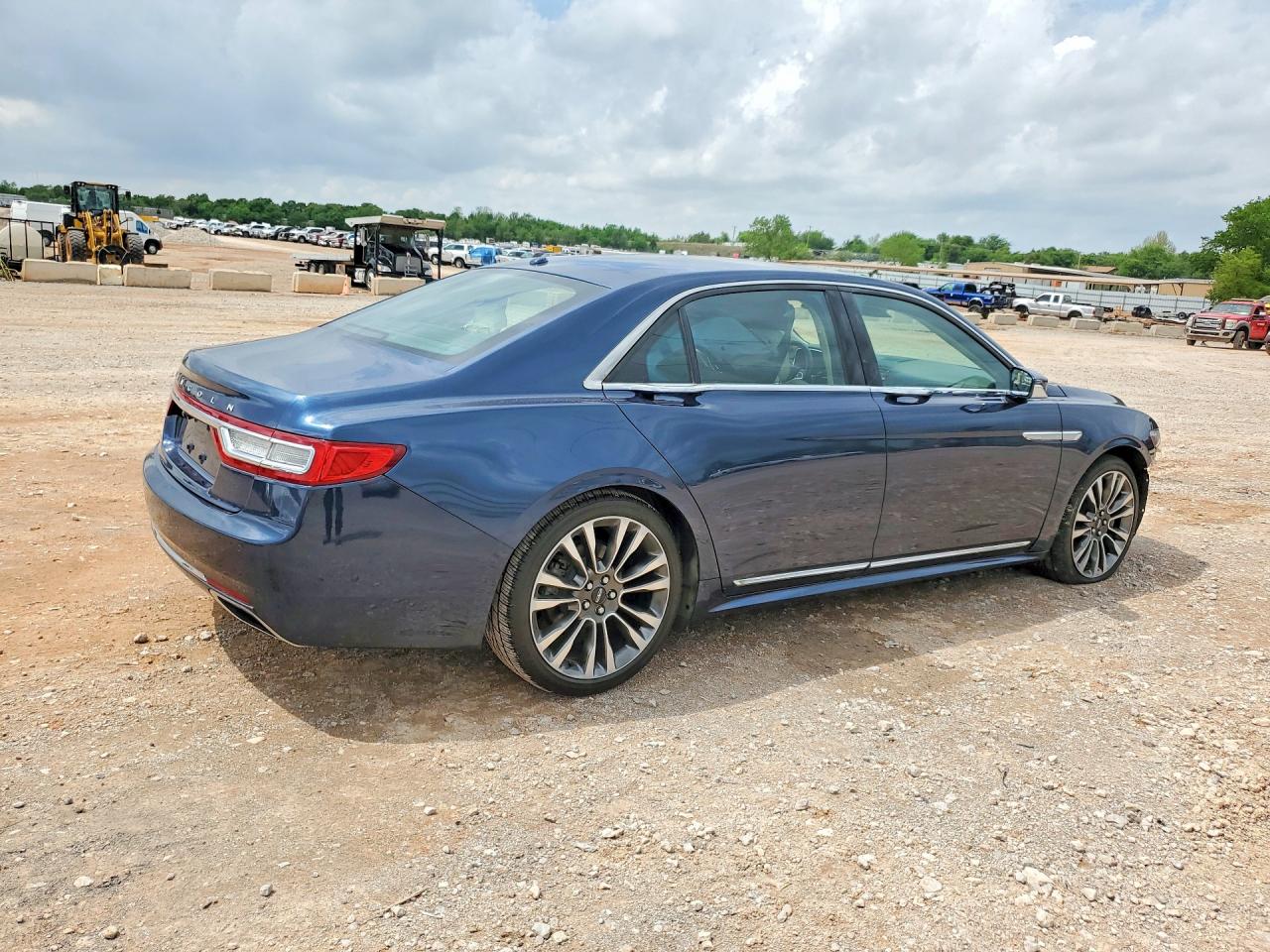 2017 LINCOLN CONTINENTAL SELECT photo 7