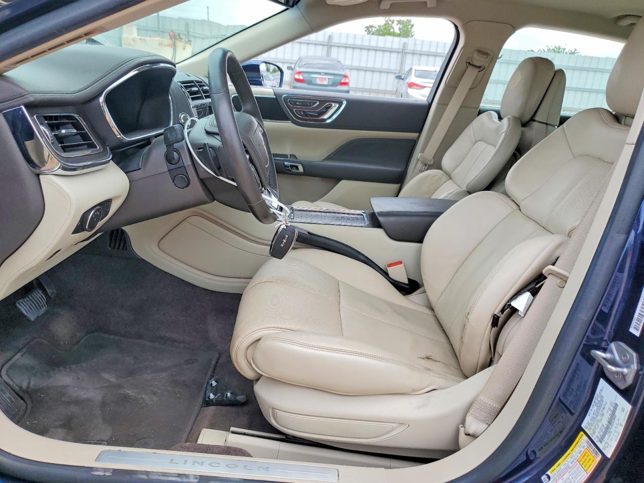 2017 LINCOLN CONTINENTAL SELECT photo 19