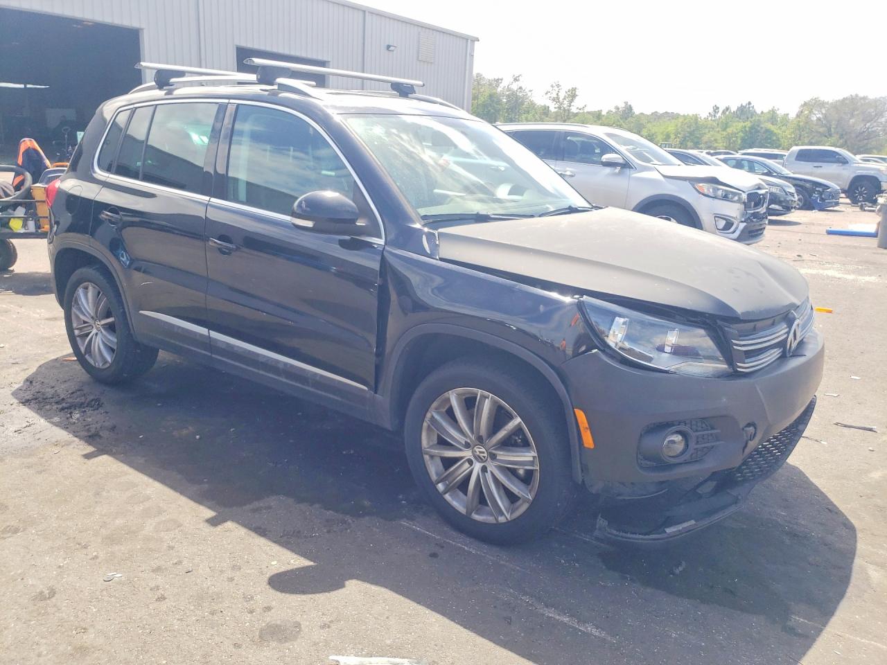 2012 VOLKSWAGEN TIGUAN S photo 7