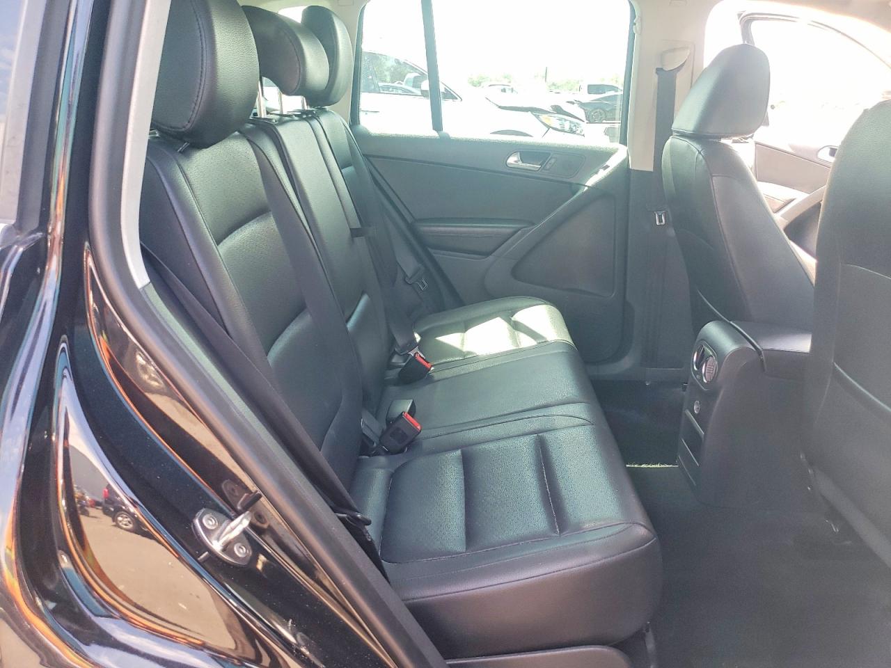 2012 VOLKSWAGEN TIGUAN S photo 21