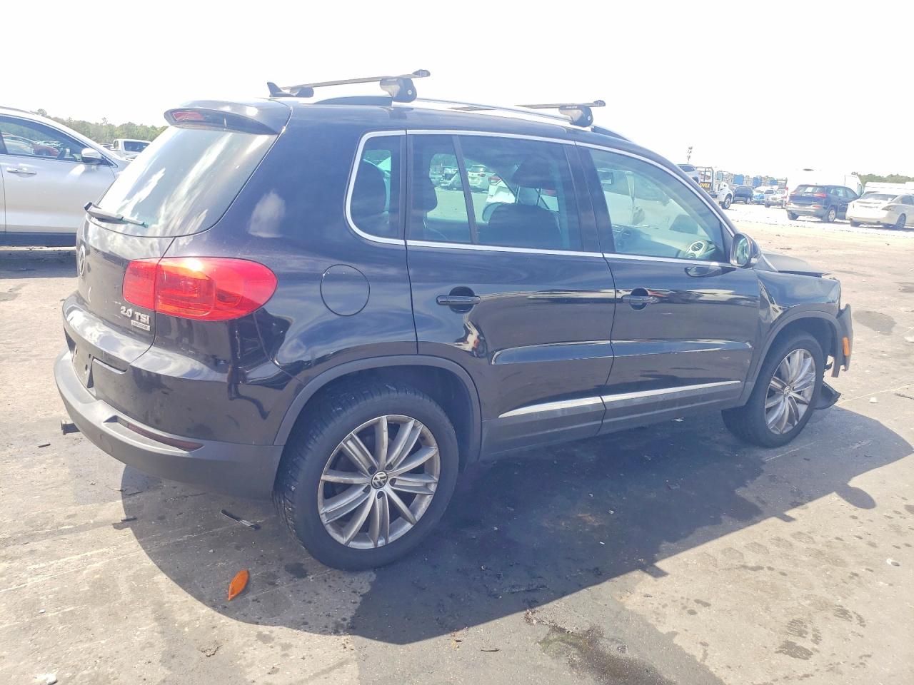 2012 VOLKSWAGEN TIGUAN S photo 5