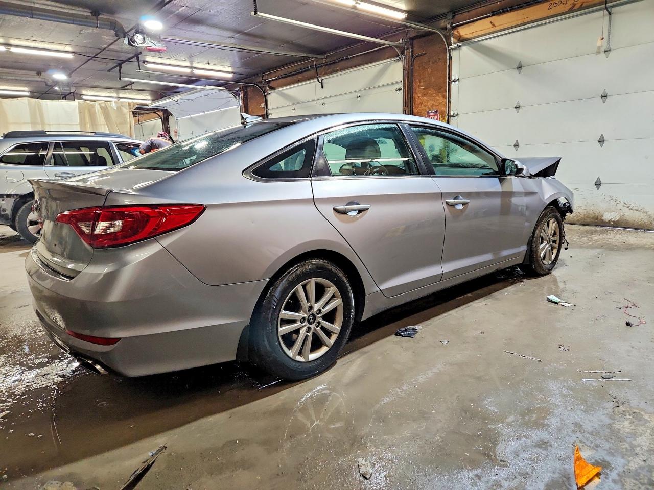 2015 HYUNDAI SONATA SE photo 5