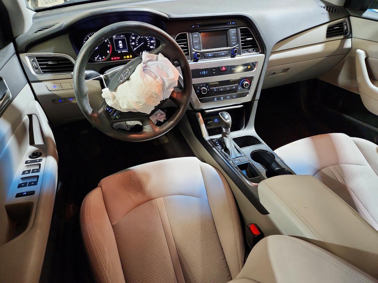 2015 HYUNDAI SONATA SE photo 15