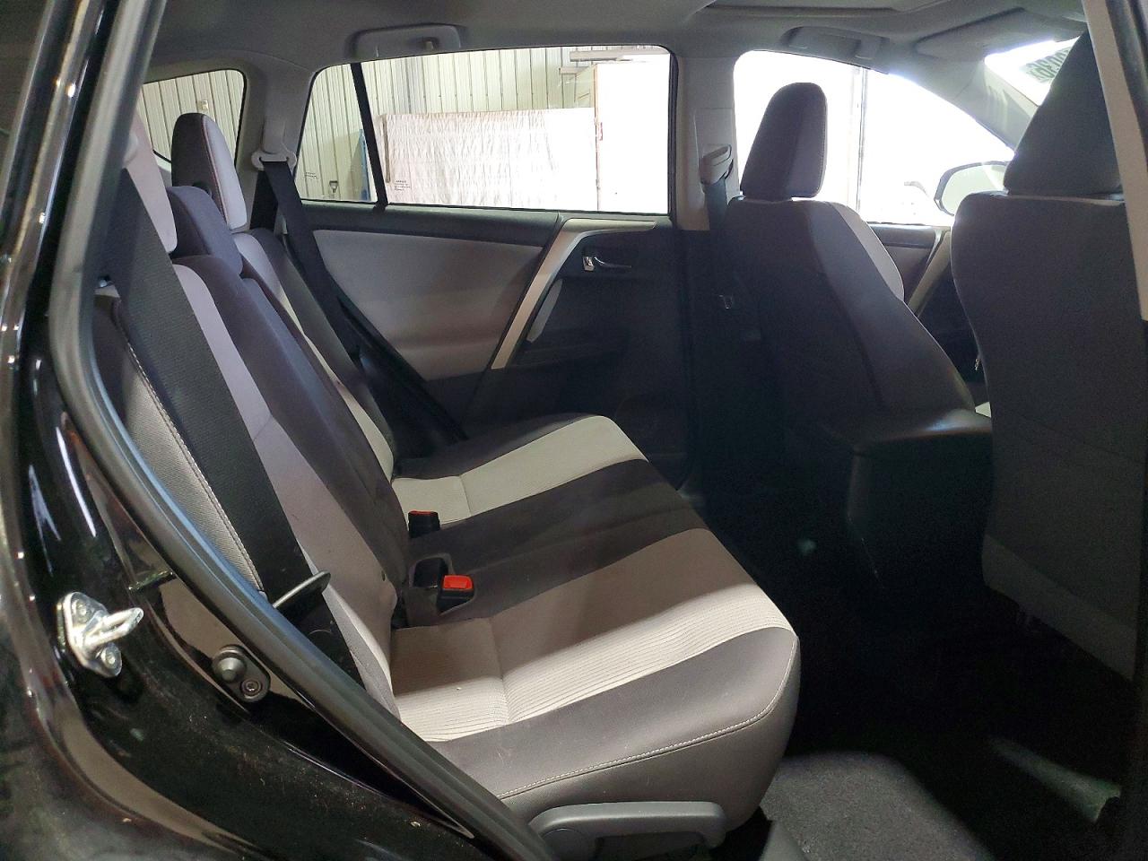 2015 TOYOTA RAV4 XLE photo 21