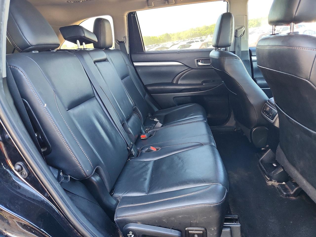 2019 TOYOTA HIGHLANDER XLE photo 21