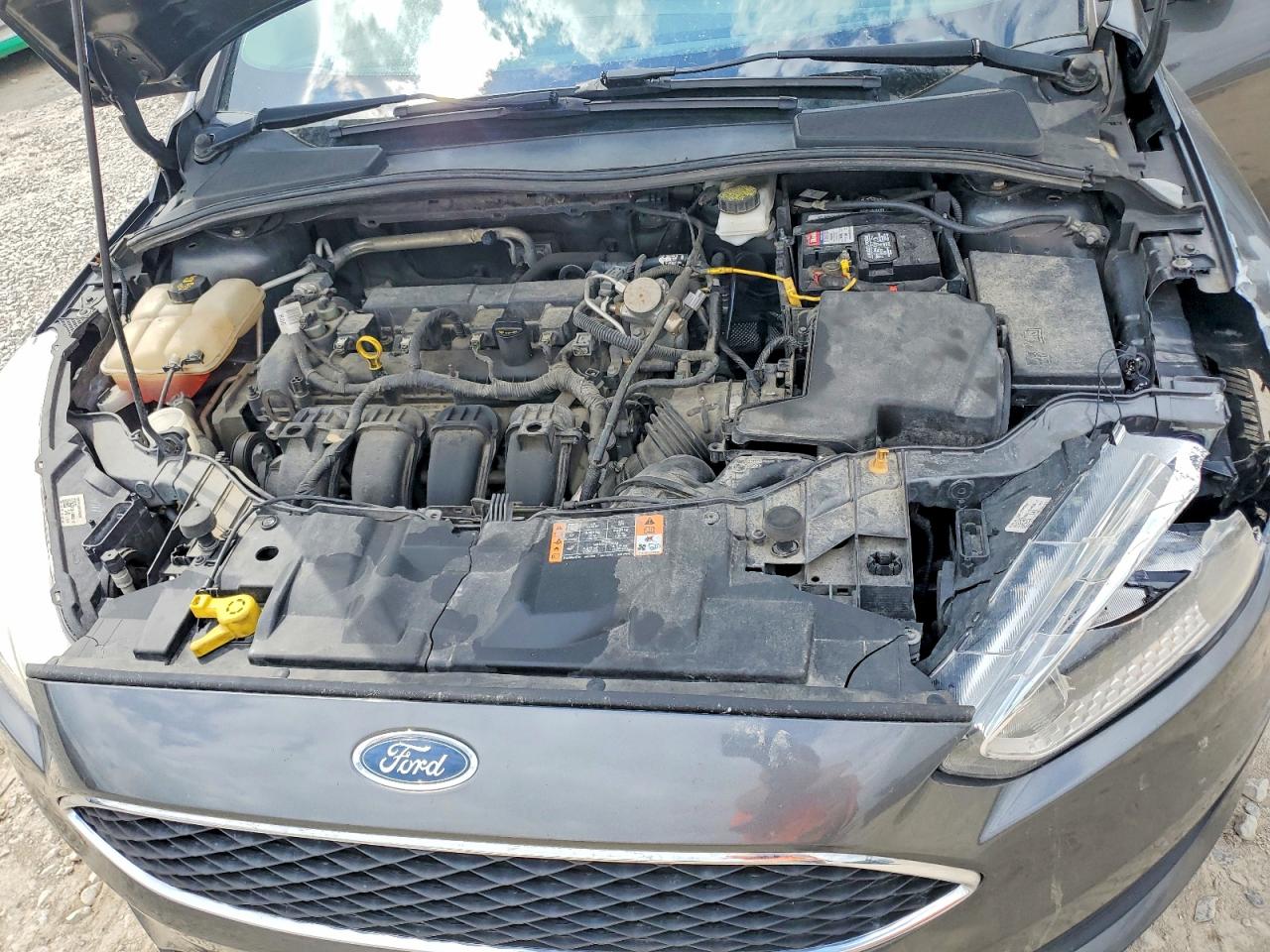 2017 FORD FOCUS SE photo 31