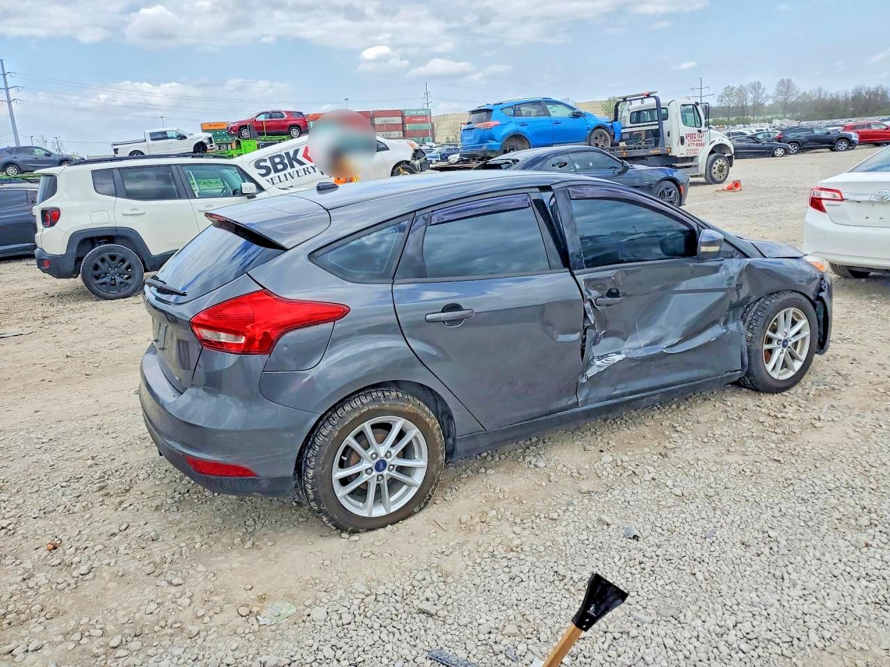 2017 FORD FOCUS SE photo 7
