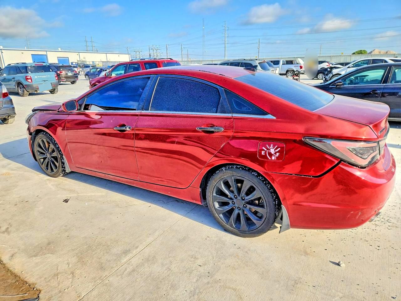 2013 HYUNDAI SONATA SE photo 2