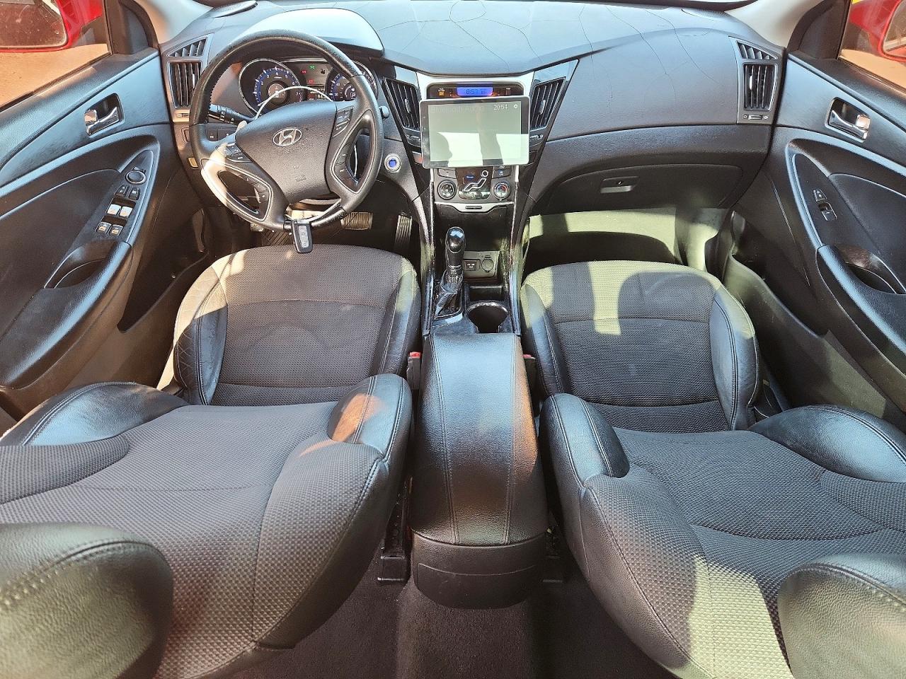 2013 HYUNDAI SONATA SE photo 8