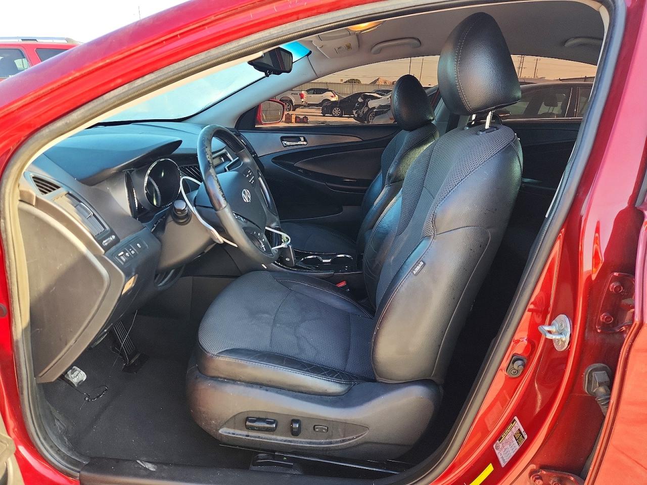 2013 HYUNDAI SONATA SE photo 7