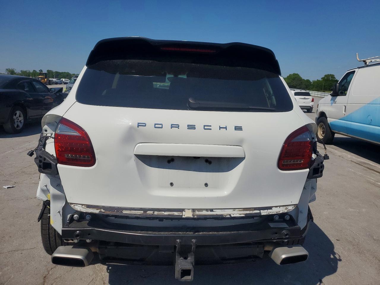 2013 PORSCHE CAYENNE photo 16