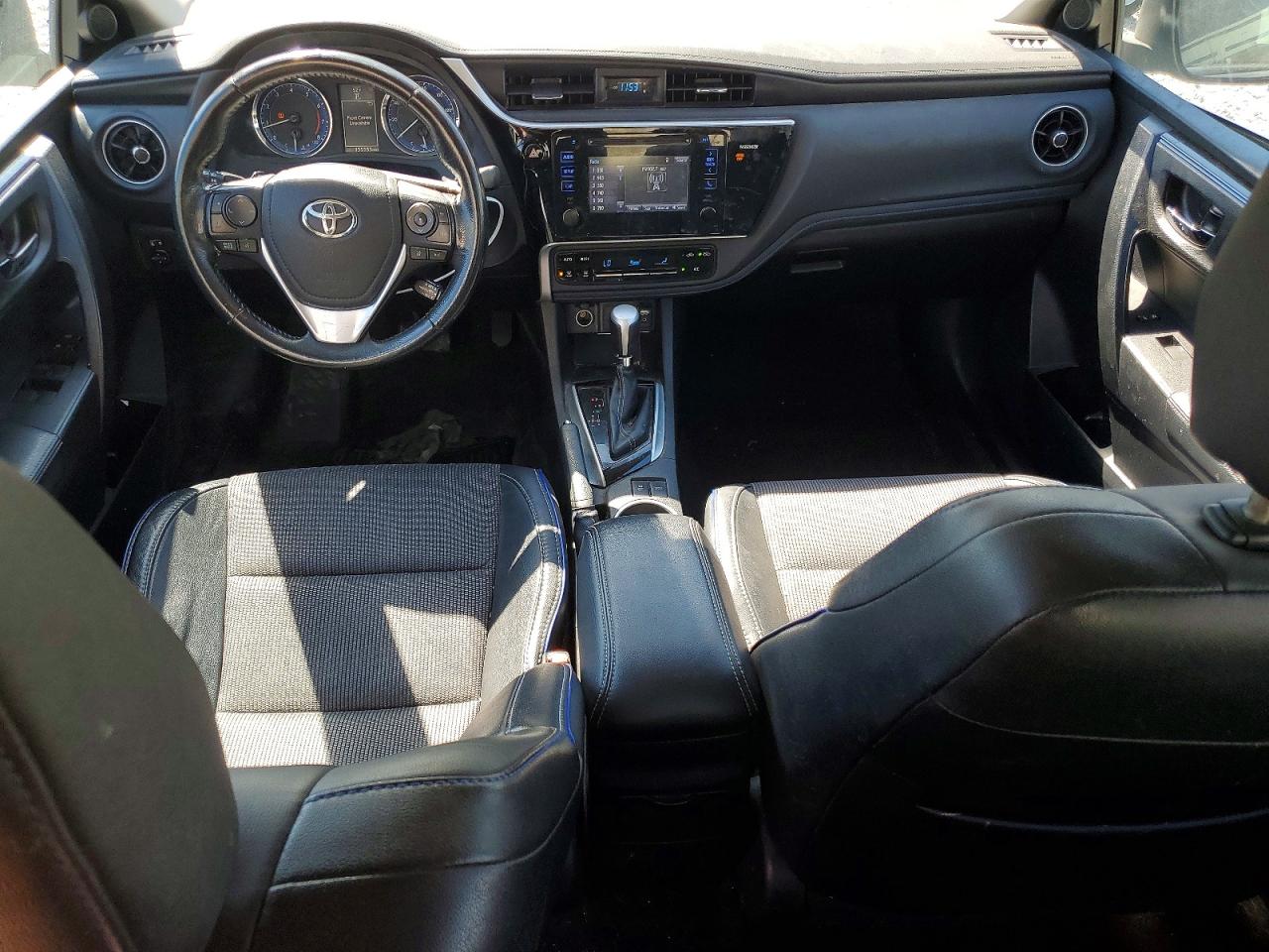 2017 TOYOTA COROLLA SE photo 15