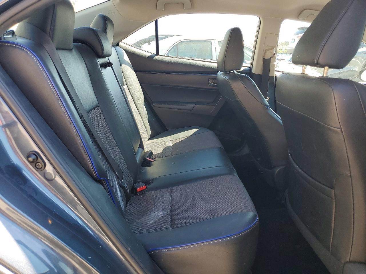 2017 TOYOTA COROLLA SE photo 19