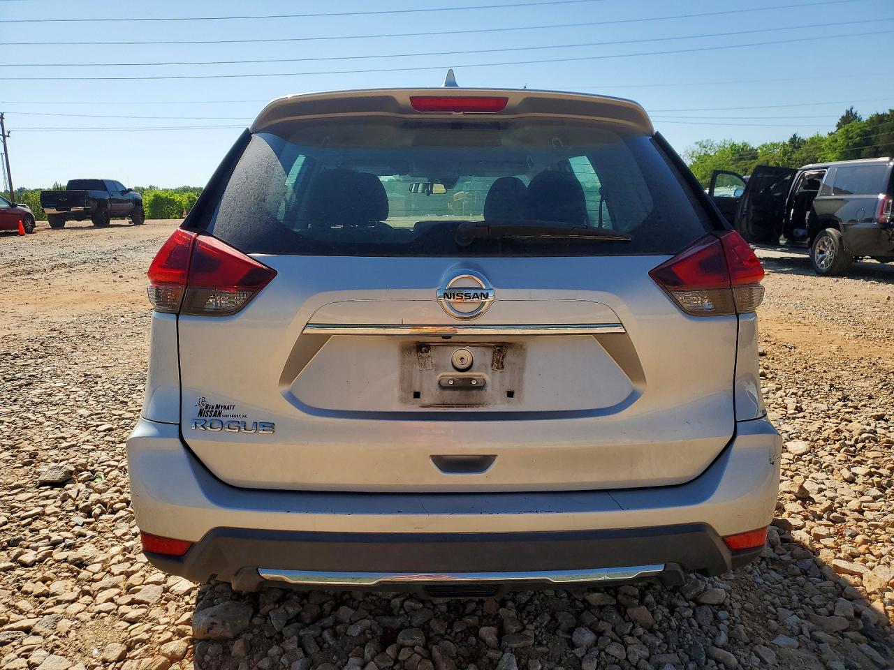 2019 NISSAN ROGUE S photo 11