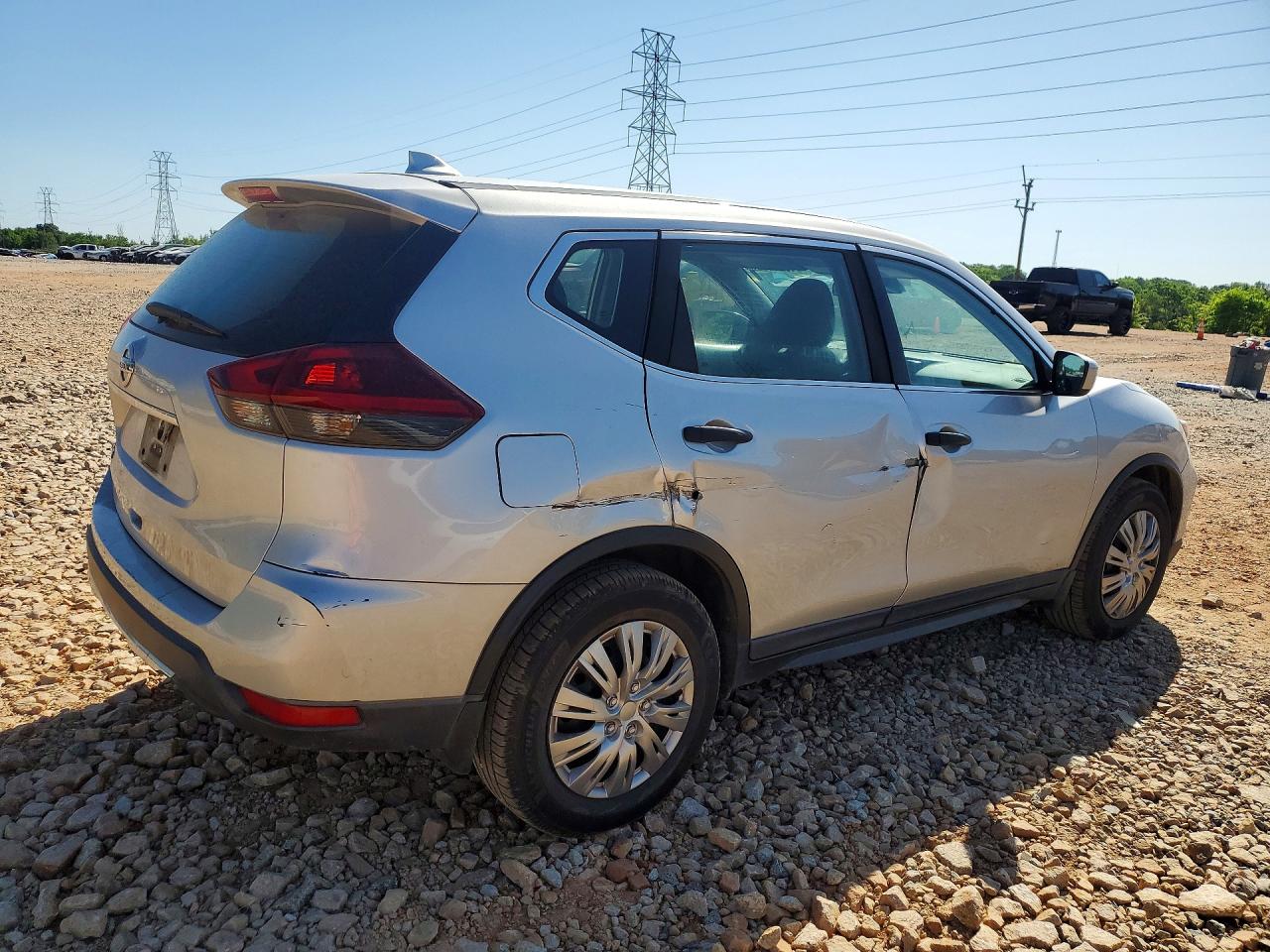 2019 NISSAN ROGUE S photo 5