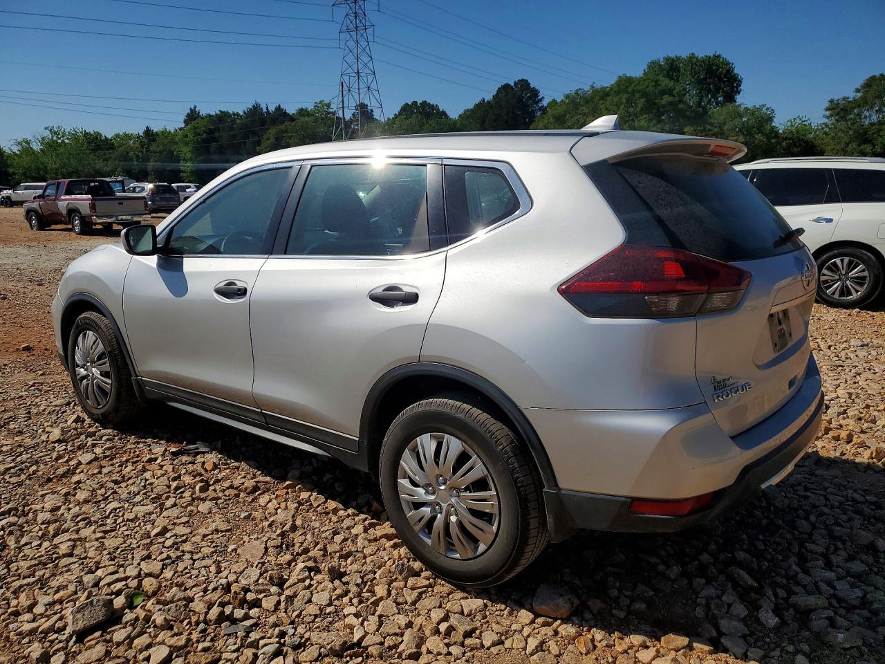 2019 NISSAN ROGUE S photo 3