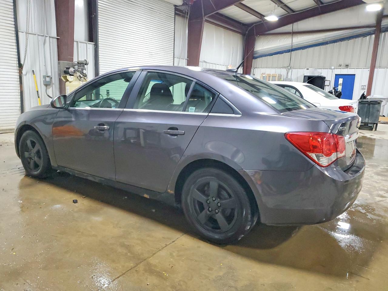 2011 CHEVROLET CRUZE LT photo 2