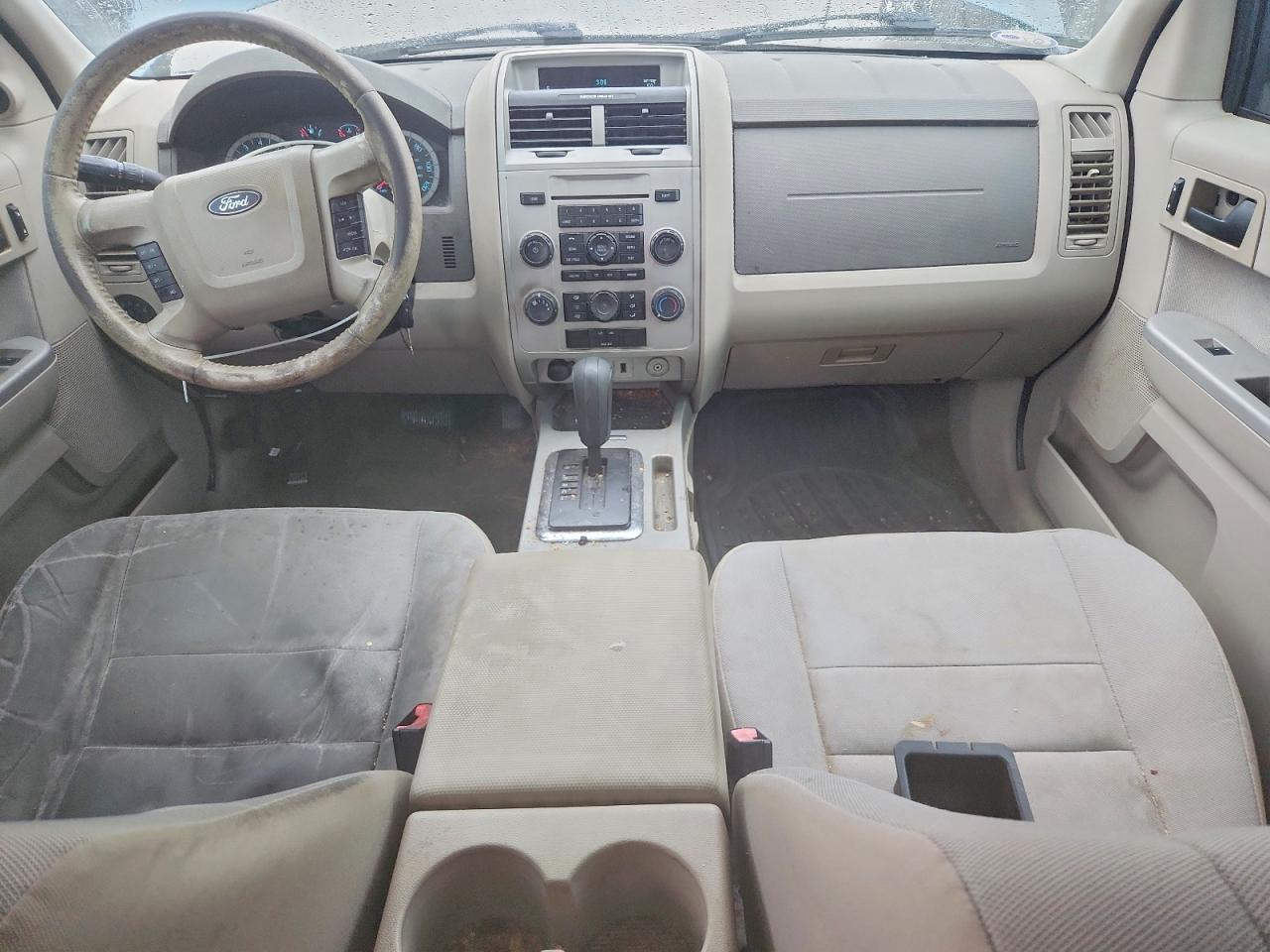 2011 FORD ESCAPE XLT photo 22