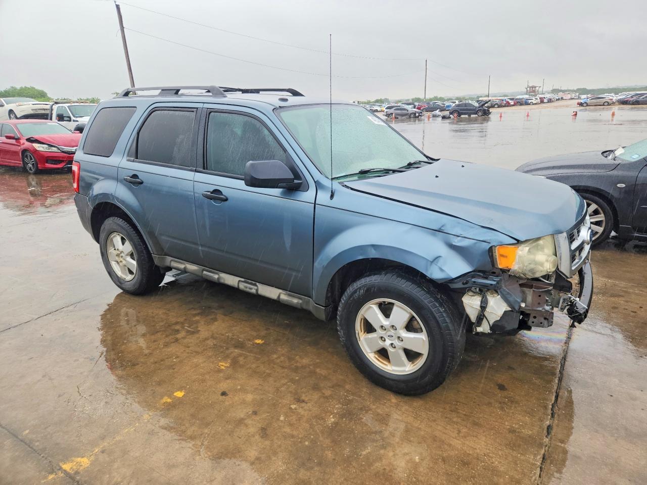 2011 FORD ESCAPE XLT photo 10