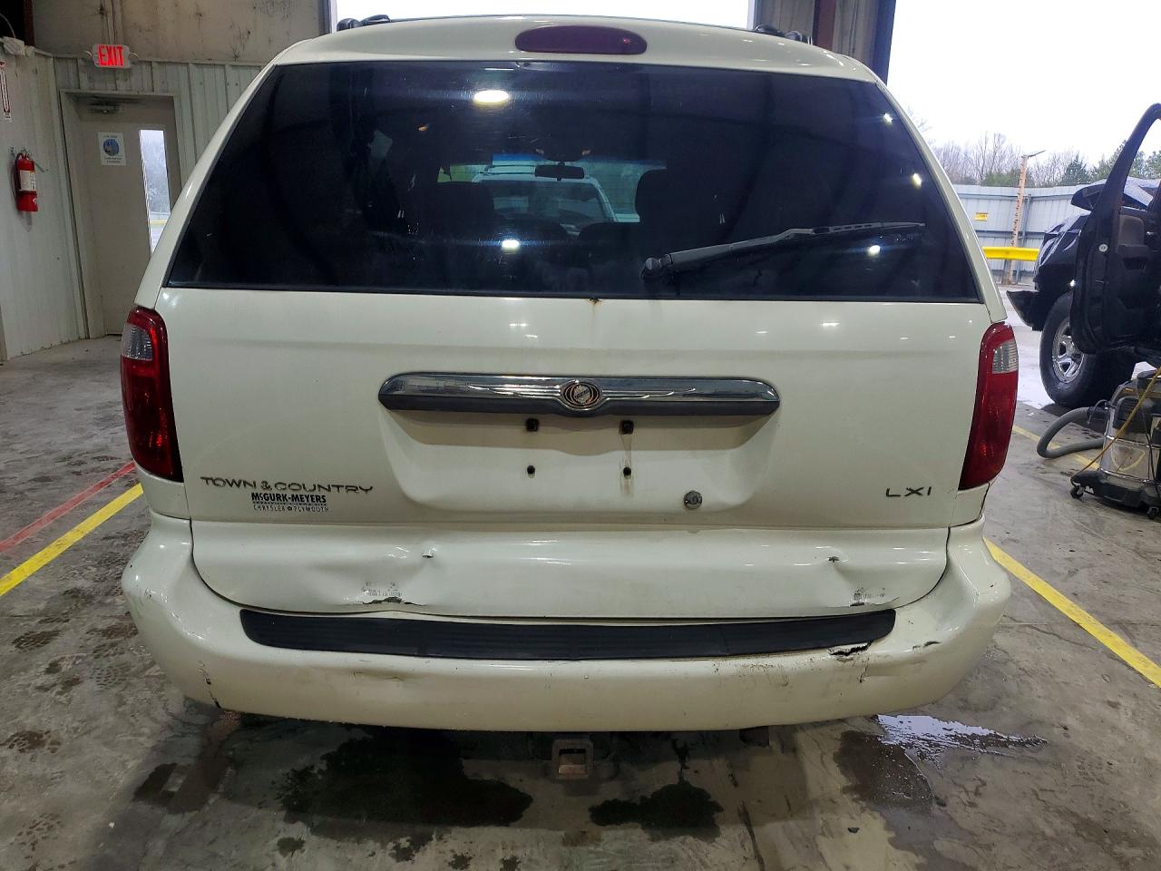2001 CHRYSLER TOWN & COUNTRY LXI photo 11