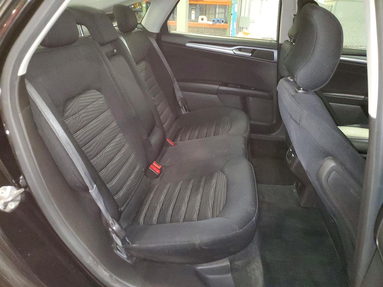 2016 FORD FUSION photo 28