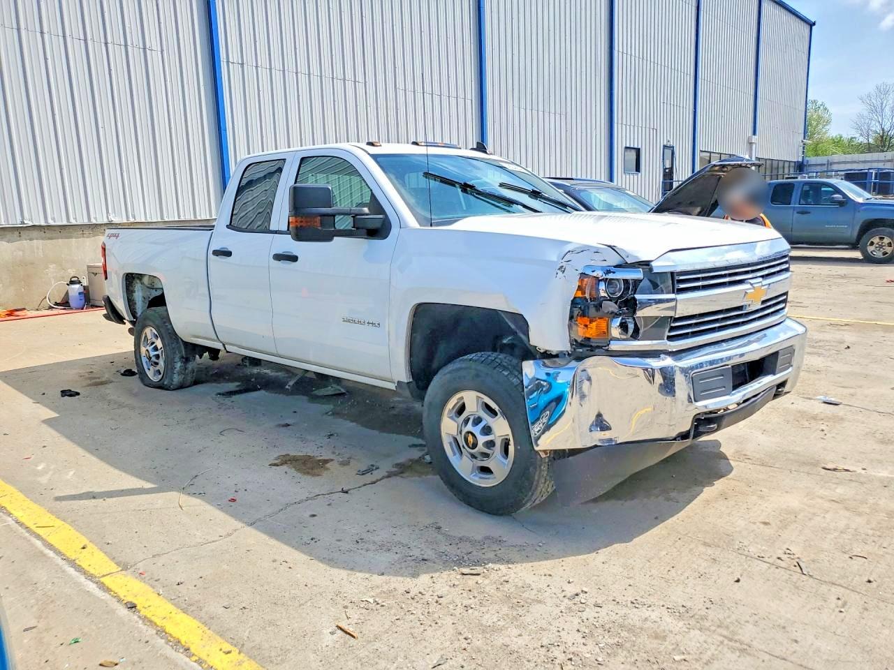 2015 CHEVROLET SILVERADO K2500 HEAVY DUTY photo 7
