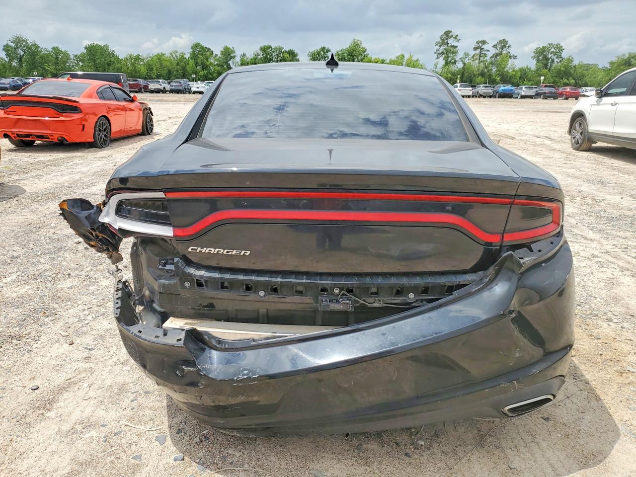 2017 DODGE CHARGER SXT photo 11
