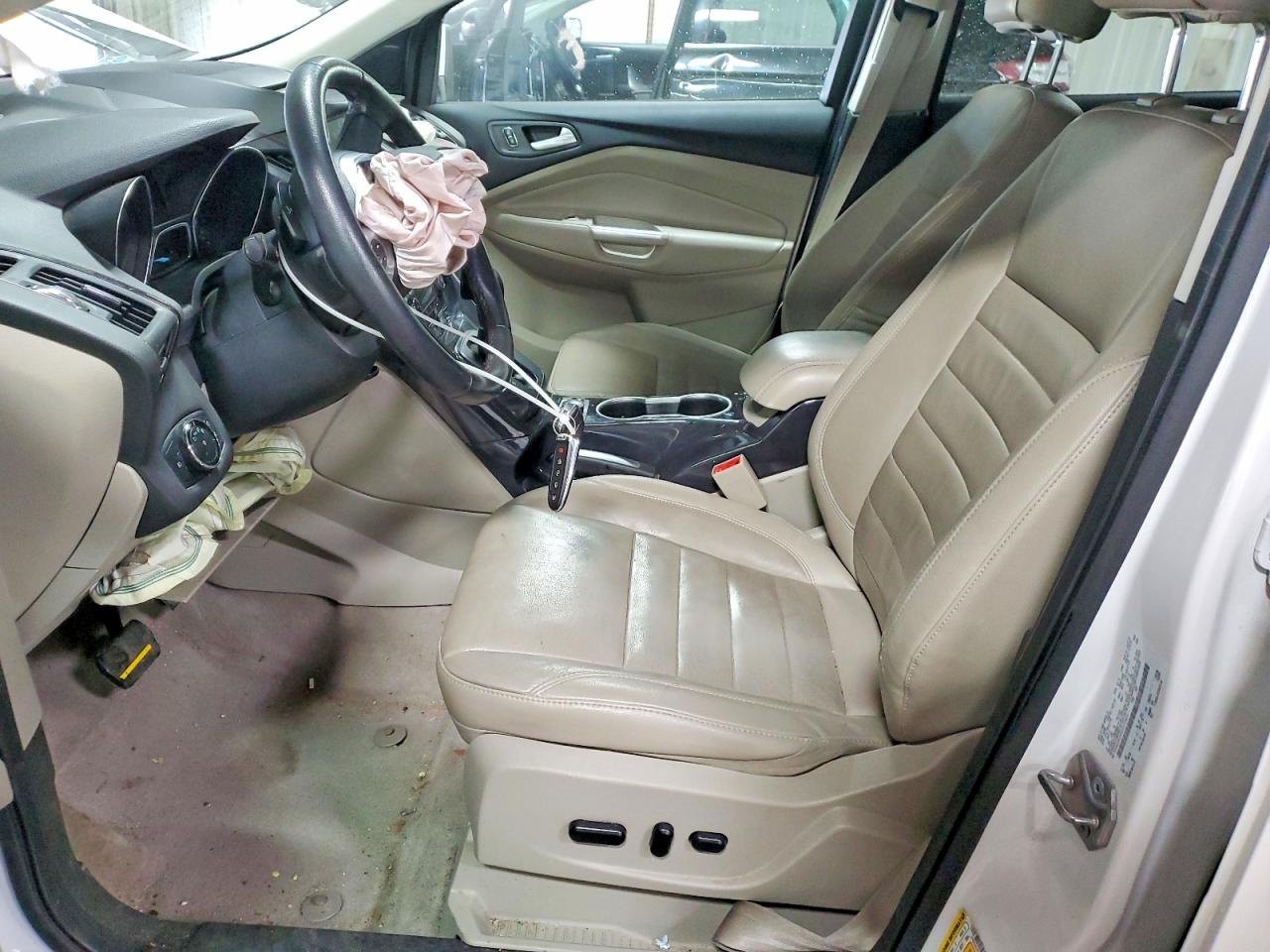 2014 FORD ESCAPE TITANIUM photo 19