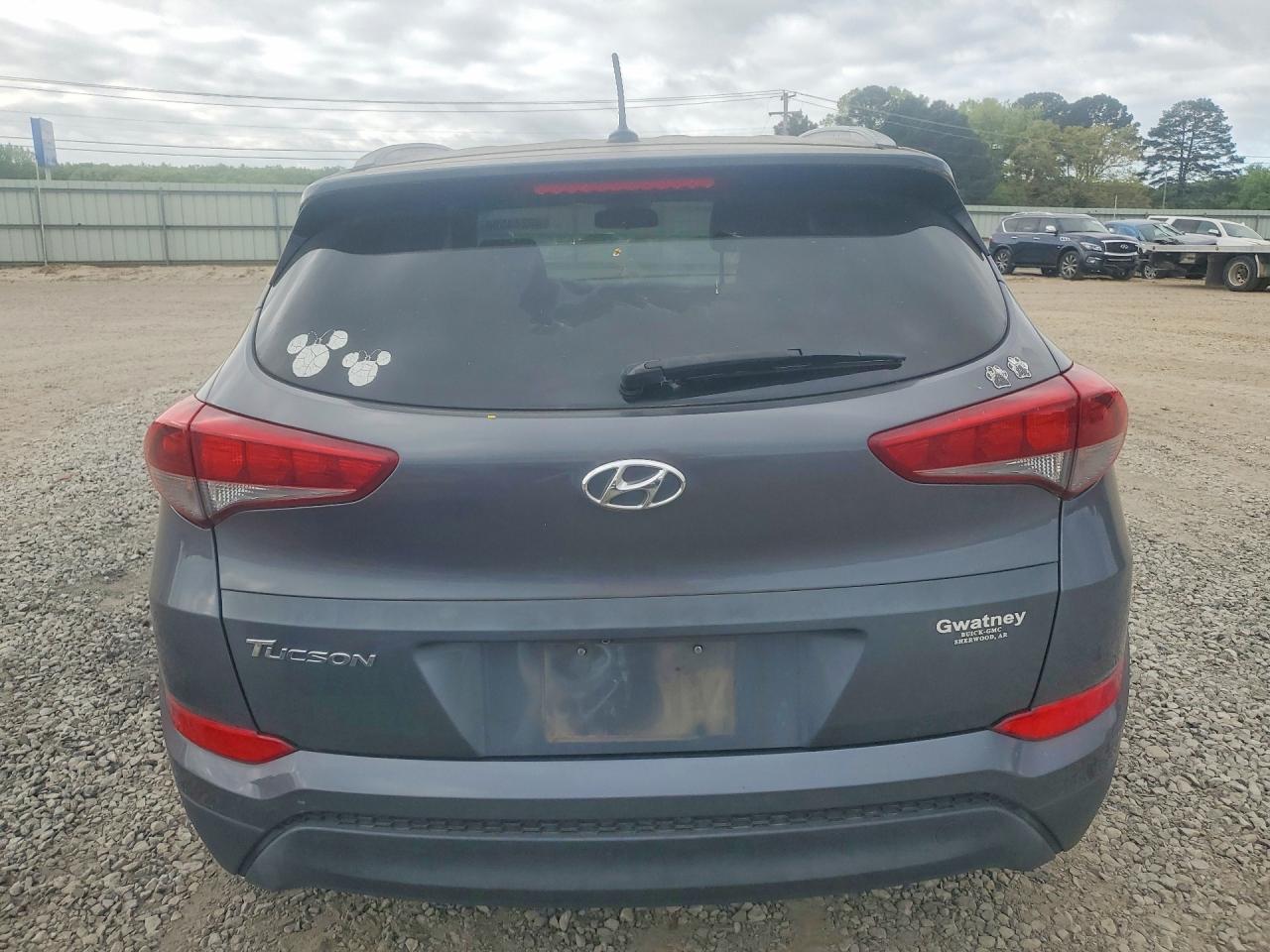 2017 HYUNDAI TUCSON SE photo 11